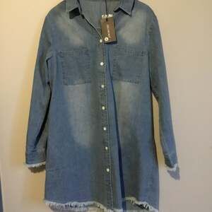 NWT ZILCREMO Women's Frayed Hem Denim Shirt Dress - Light Wash Blue, Size S